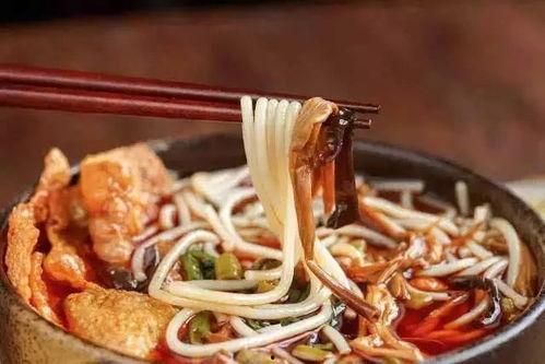 长沙螺蛳粉爆料视频,网红美食背后的故事与制作工艺 第1张 长沙螺蛳粉爆料视频,网红美食背后的故事与制作工艺 第1张